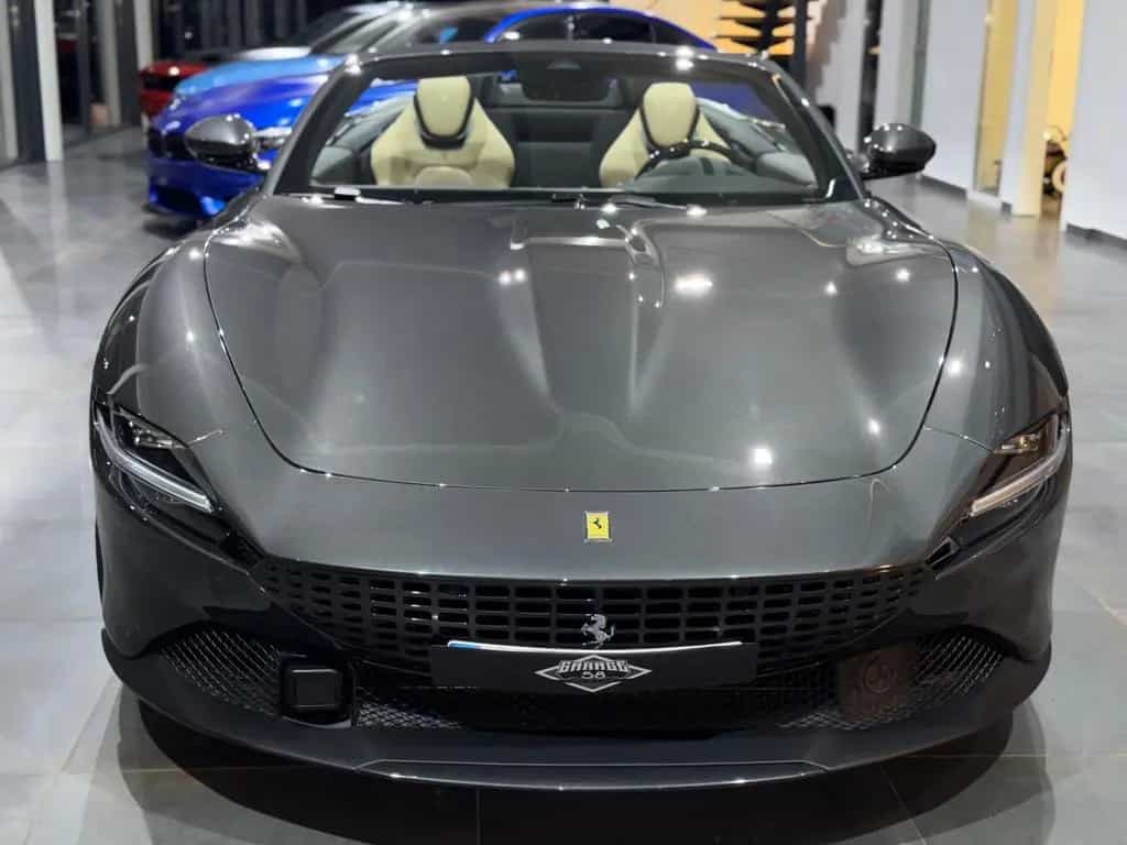 Ferrari Roma Spider/Sonderlack/Carbon/Sabbia Beige/19% 09/2025-photo-1