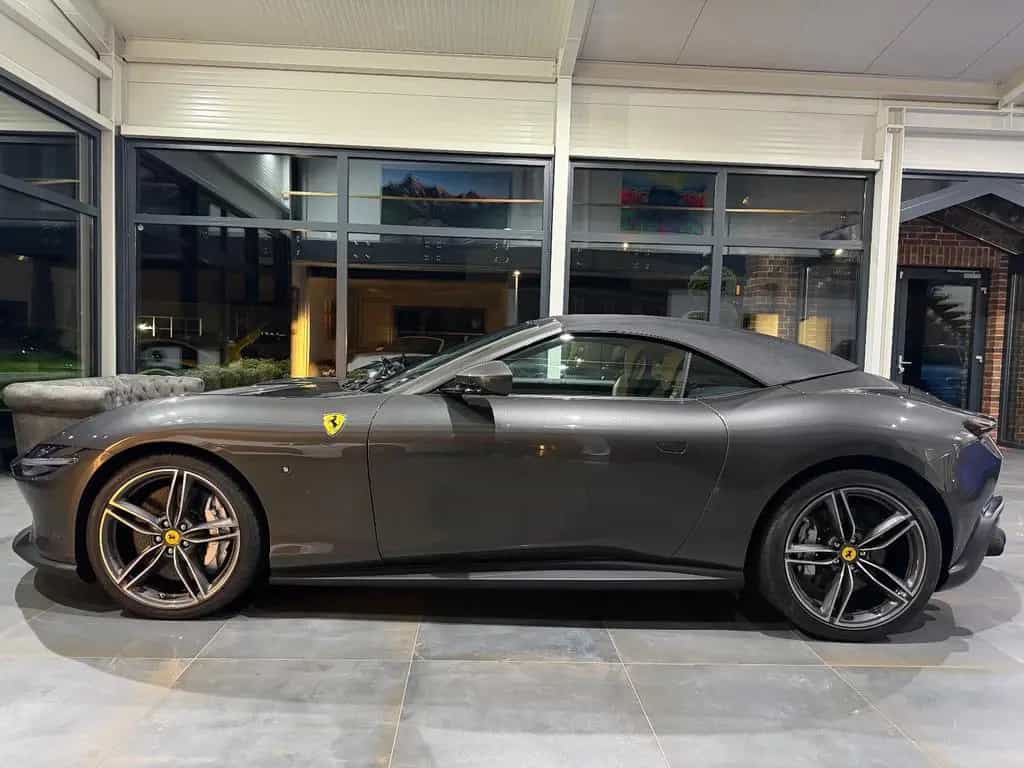 Ferrari Roma Spider/Sonderlack/Carbon/Sabbia Beige/19% 09/2025-photo-11