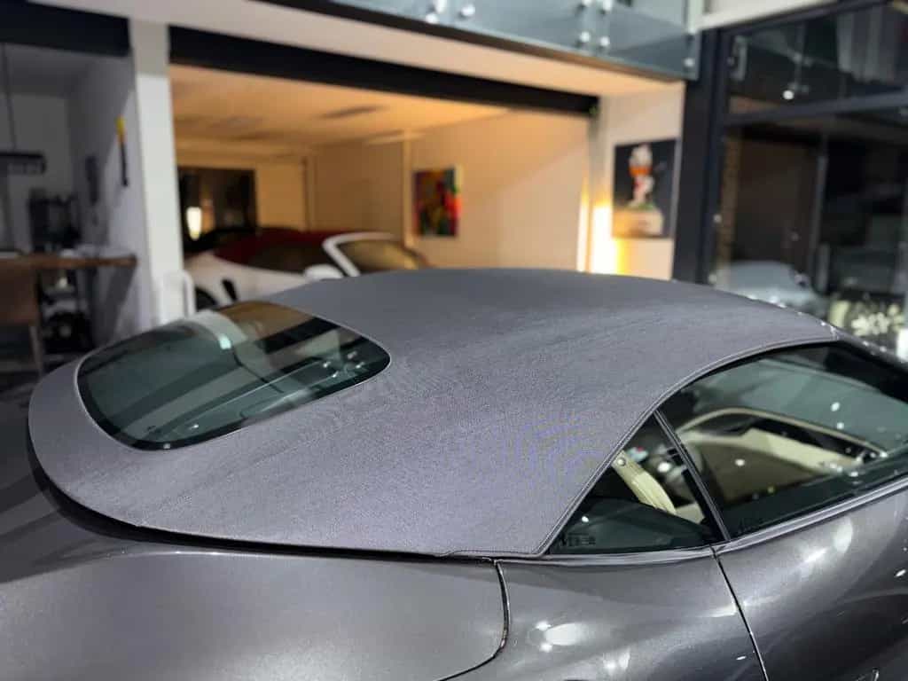 Ferrari Roma Spider/Sonderlack/Carbon/Sabbia Beige/19% 09/2025-photo-26