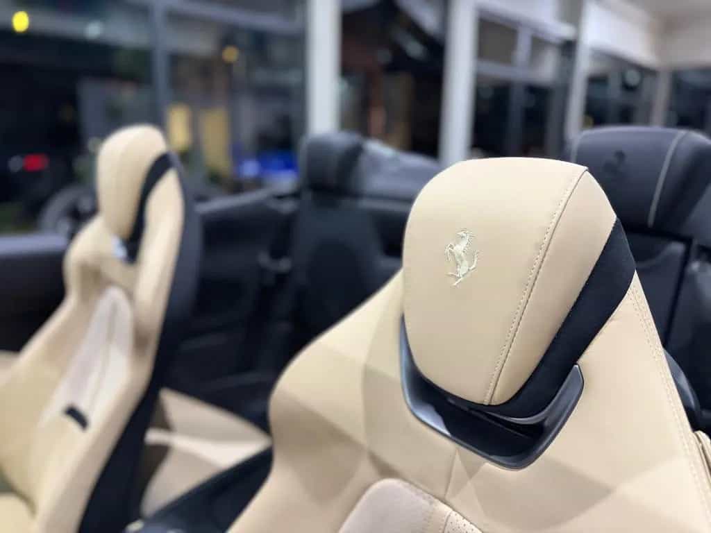 Ferrari Roma Spider/Sonderlack/Carbon/Sabbia Beige/19% 09/2025-photo-34