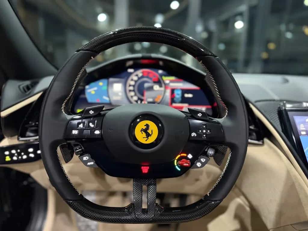 Ferrari Roma Spider/Sonderlack/Carbon/Sabbia Beige/19% 09/2025-photo-36