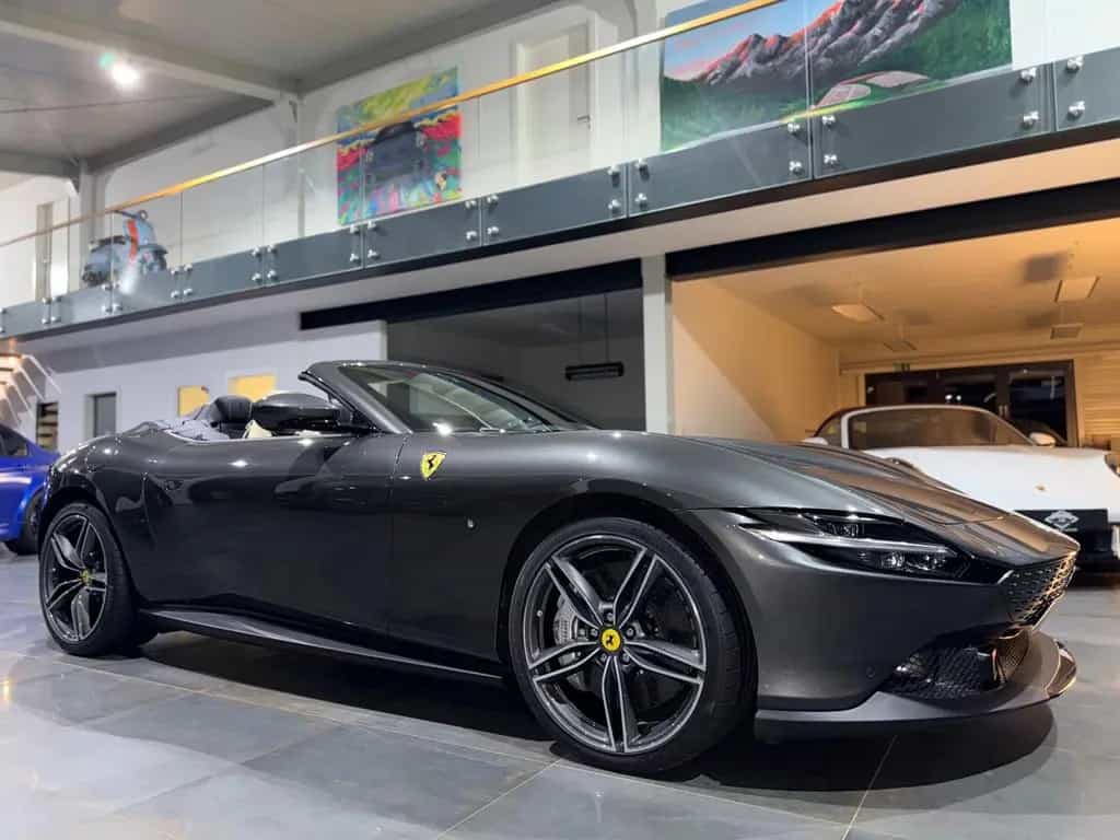 Ferrari Roma Spider/Sonderlack/Carbon/Sabbia Beige/19% 09/2025-photo-4