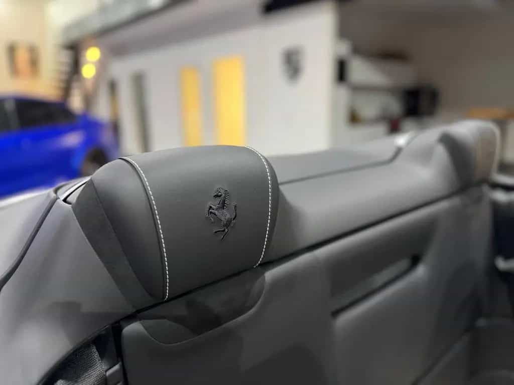 Ferrari Roma Spider/Sonderlack/Carbon/Sabbia Beige/19% 09/2025-photo-42