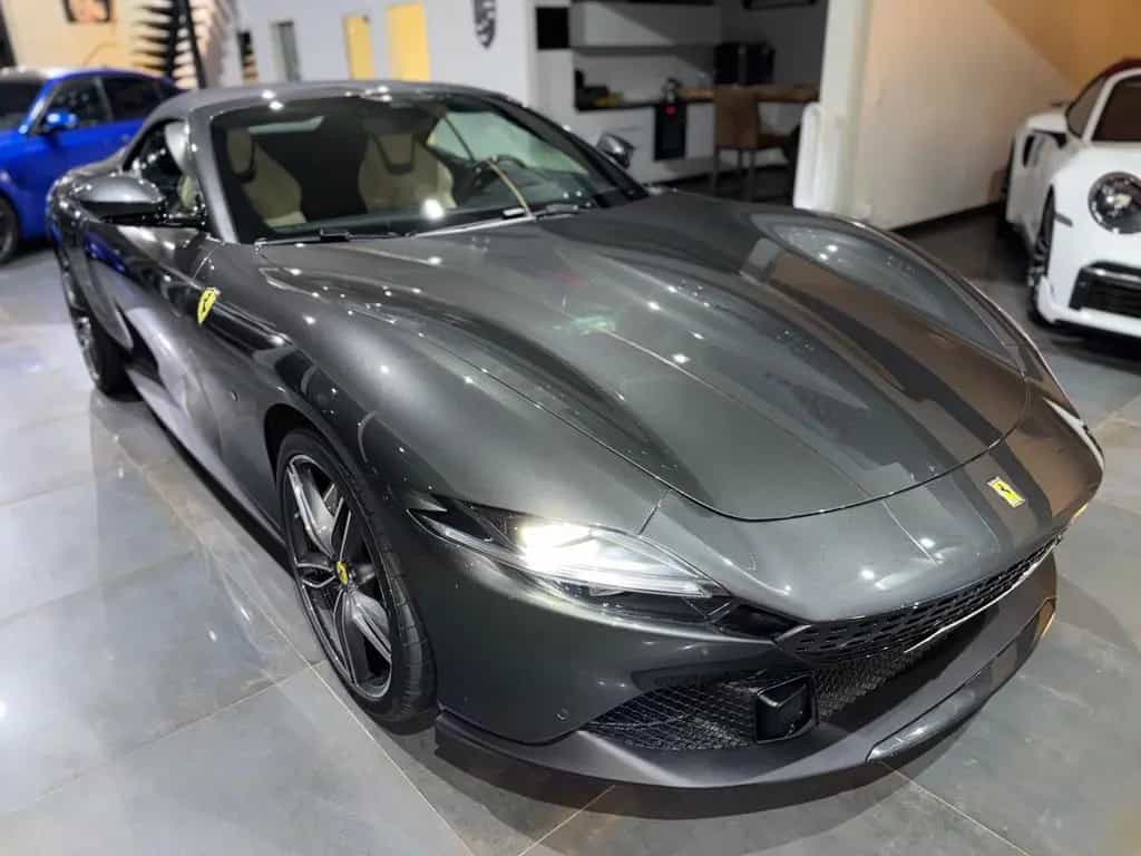 Ferrari Roma Spider/Sonderlack/Carbon/Sabbia Beige/19% 09/2025-photo-5
