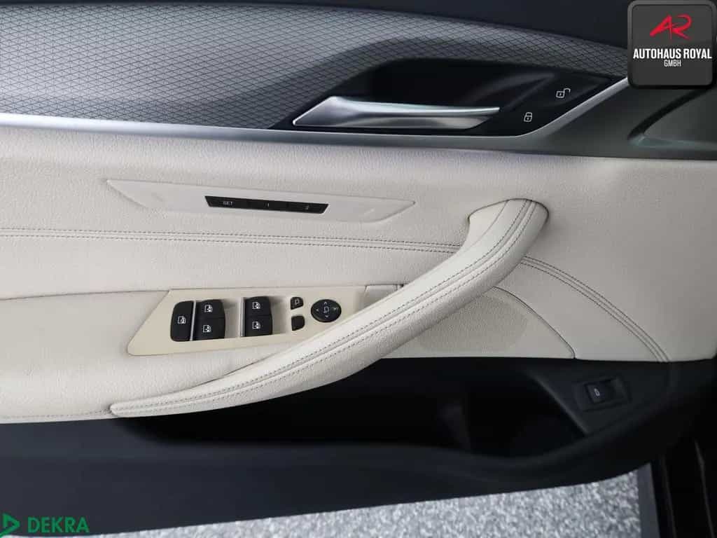 BMW 5 Series 520 i T M SPORT KEYLESS,ACC,KAMERA,MEMORY,PANO 01/2020-photo-12