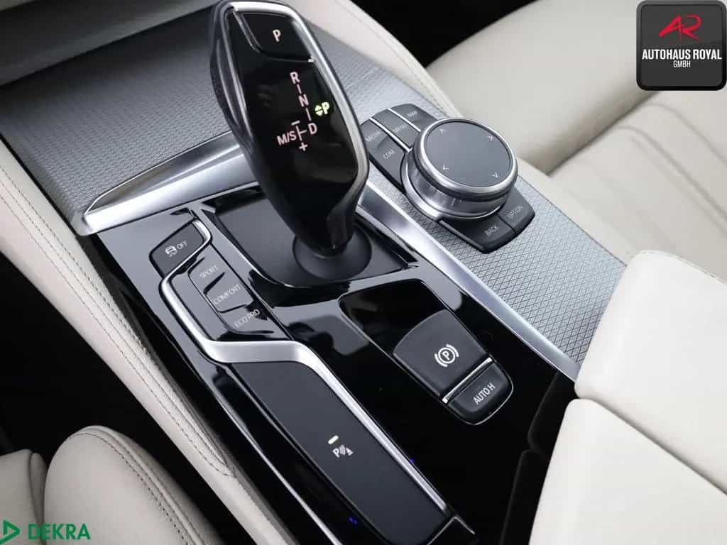BMW 5 Series 520 i T M SPORT KEYLESS,ACC,KAMERA,MEMORY,PANO 01/2020-photo-21