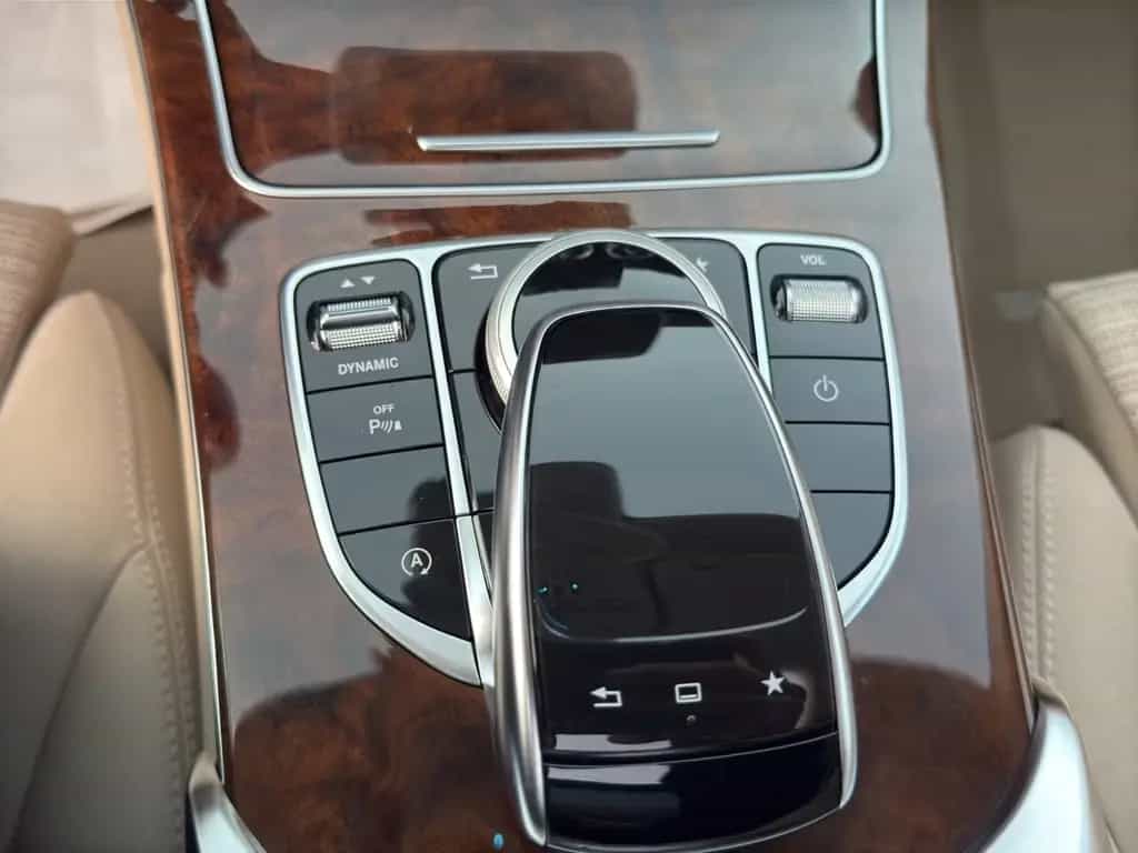 Mercedes-Benz C-Class 07/2015-photo-25