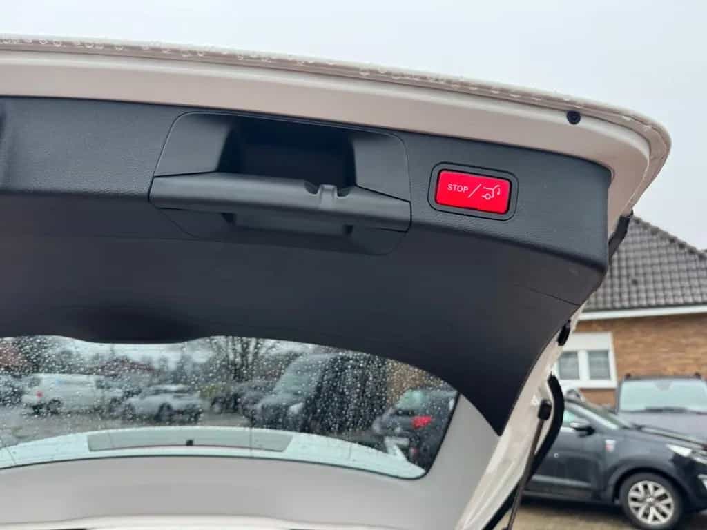 Mercedes-Benz C-Class 200 T CGI/PANO/LEDER/HUD/KAM/AMG 04/2018-photo-17