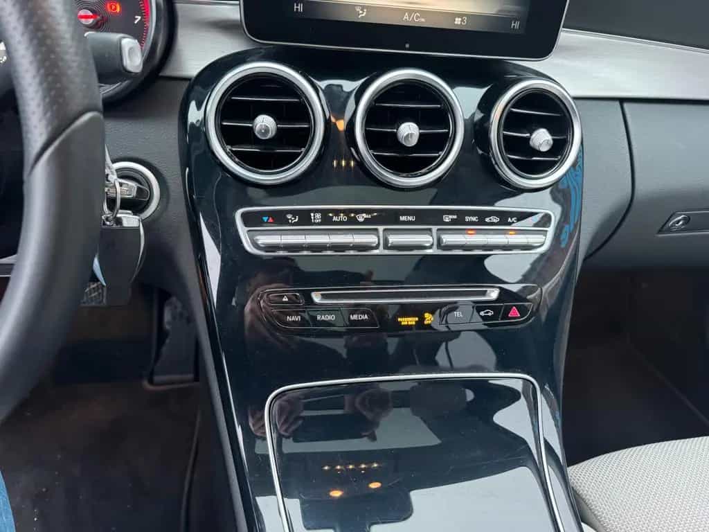Mercedes-Benz C-Class 200 T CGI/PANO/LEDER/HUD/KAM/AMG 04/2018-photo-29