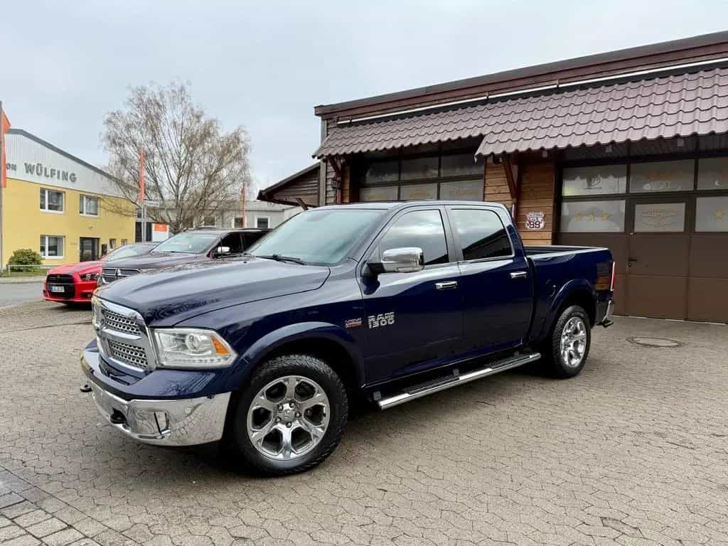 Dodge RAM CLEAN CARFAX*LARAMIE*5.7 V8*4X4*AHK*NAVI*GARANTI 12/2018-photo-1