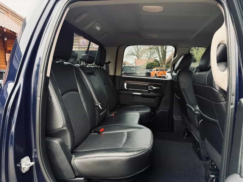 Dodge RAM CLEAN CARFAX*LARAMIE*5.7 V8*4X4*AHK*NAVI*GARANTI 12/2018-photo-37