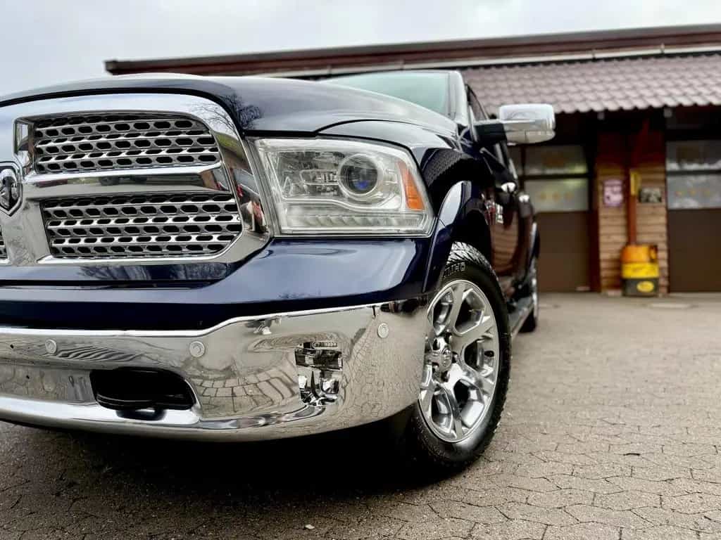 Dodge RAM CLEAN CARFAX*LARAMIE*5.7 V8*4X4*AHK*NAVI*GARANTI 12/2018-photo-4