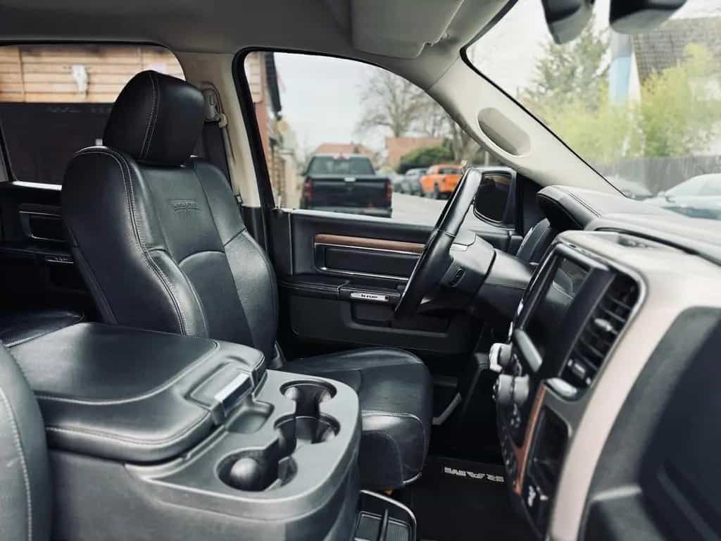 Dodge RAM CLEAN CARFAX*LARAMIE*5.7 V8*4X4*AHK*NAVI*GARANTI 12/2018-photo-42