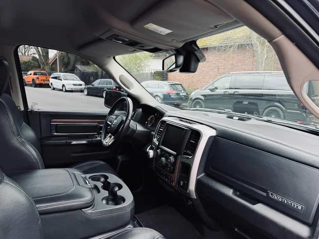 Dodge RAM CLEAN CARFAX*LARAMIE*5.7 V8*4X4*AHK*NAVI*GARANTI 12/2018-photo-45