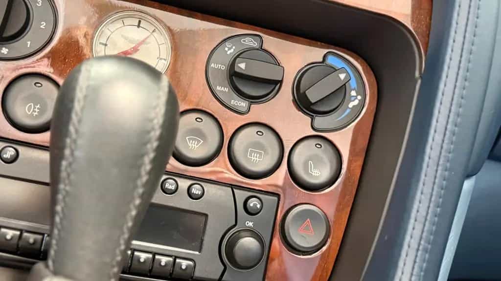 Aston Martin DB7 02/2005-photo-16