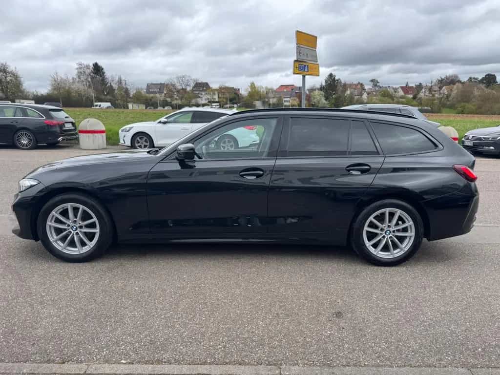 BMW 320 d Touring Navi LED Live Cockpit ACC AHK 1.H 07/2023-photo-2
