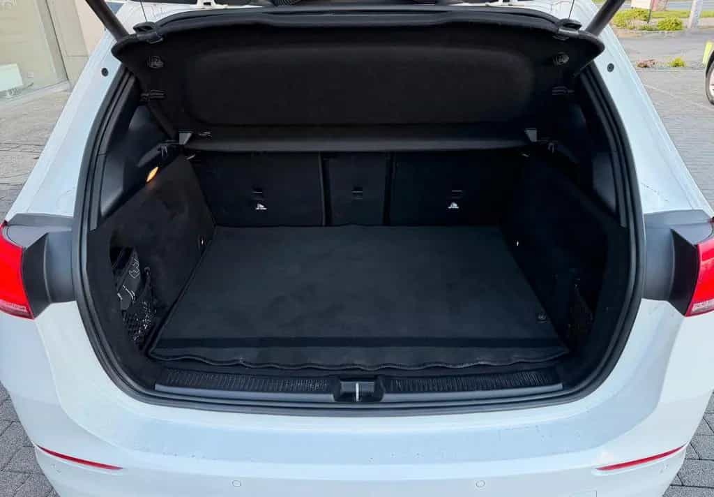 Mercedes-Benz B-Class 180 AMG Line Automatik NaviLED KAMERA GARANTIE 02/2019-photo-28