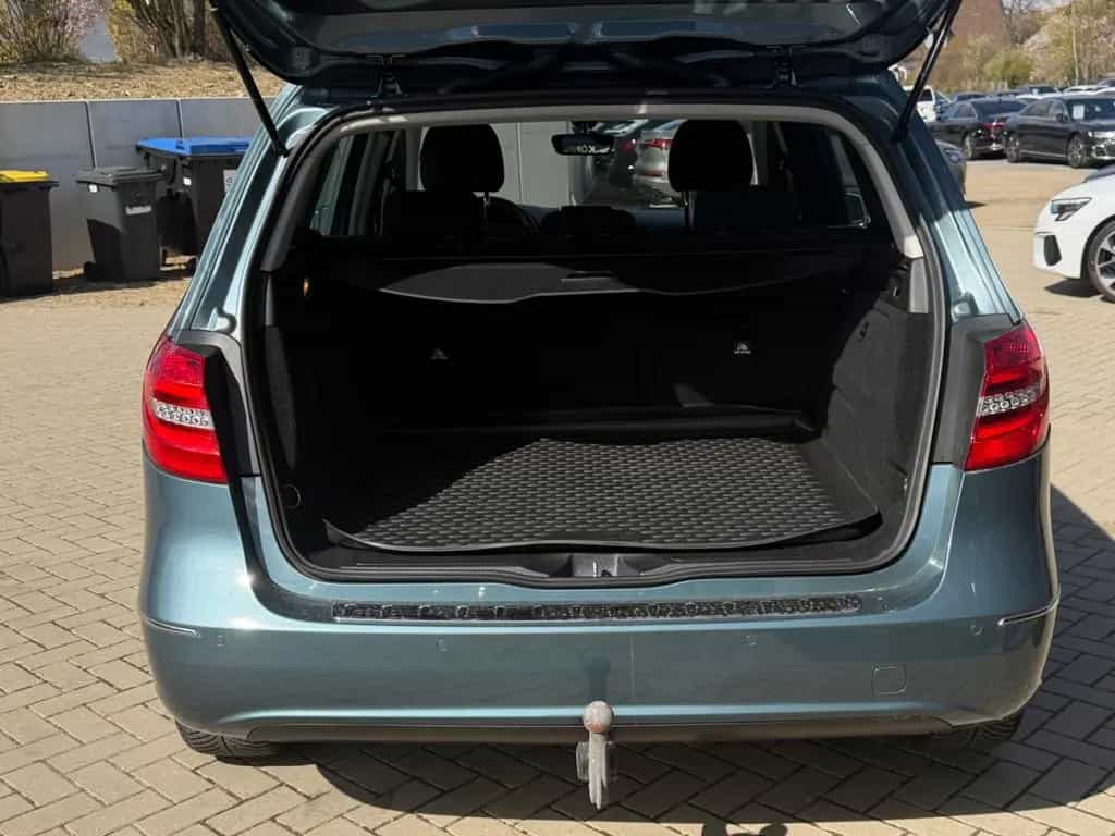 Mercedes-Benz B-Class 180 Aut. Bi-Xenon*AHK*Navi*SitzHz*PDC* 08/2014-photo-10