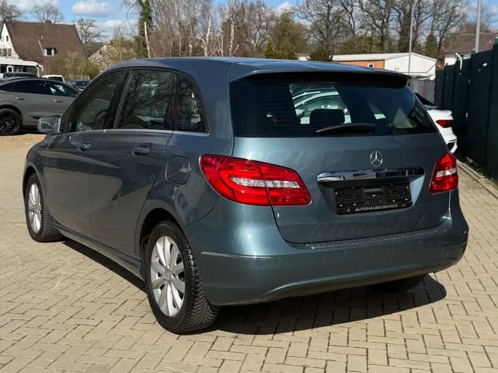 Mercedes-Benz B-Class 180 Aut. Bi-Xenon*AHK*Navi*SitzHz*PDC* 08/2014-photo-12