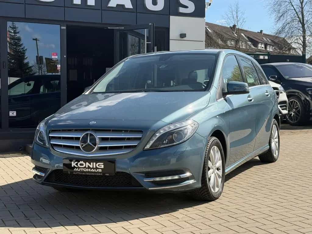 Mercedes-Benz B-Class 180 Aut. Bi-Xenon*AHK*Navi*SitzHz*PDC* 08/2014-photo-3