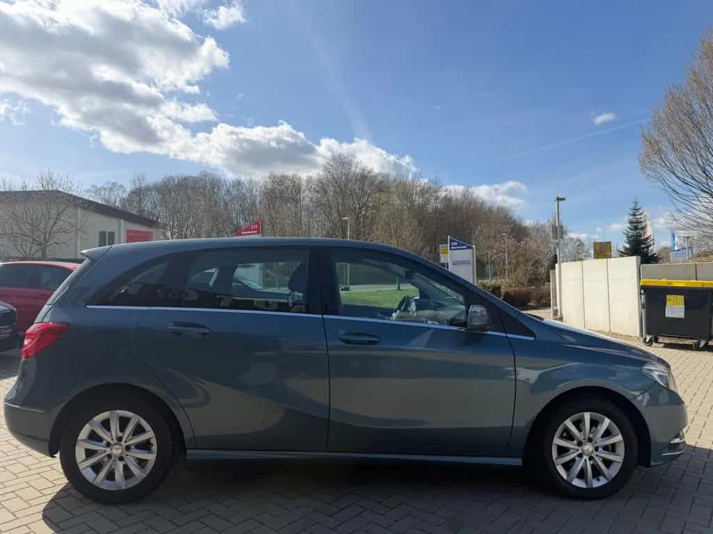 Mercedes-Benz B-Class 180 Aut. Bi-Xenon*AHK*Navi*SitzHz*PDC* 08/2014-photo-7