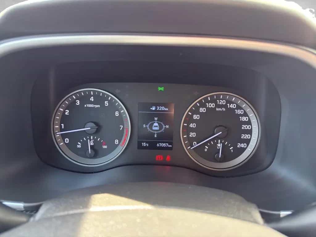 Hyundai TUCSON 1.6 Select 2WD|Kamera|Navigation|CarPlay 04/2019-photo-35
