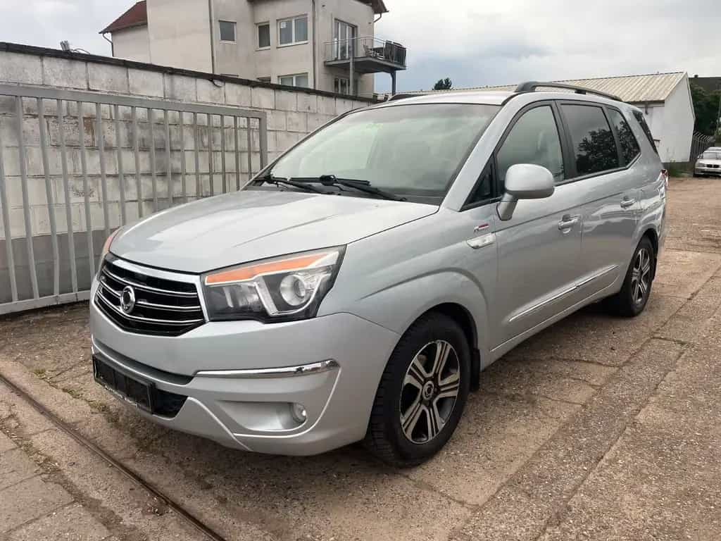 Ssangyong Rodius 2.0*4WD*Automatik*7 Sitzer*Euro5*VOLLL 10/2015-photo-0