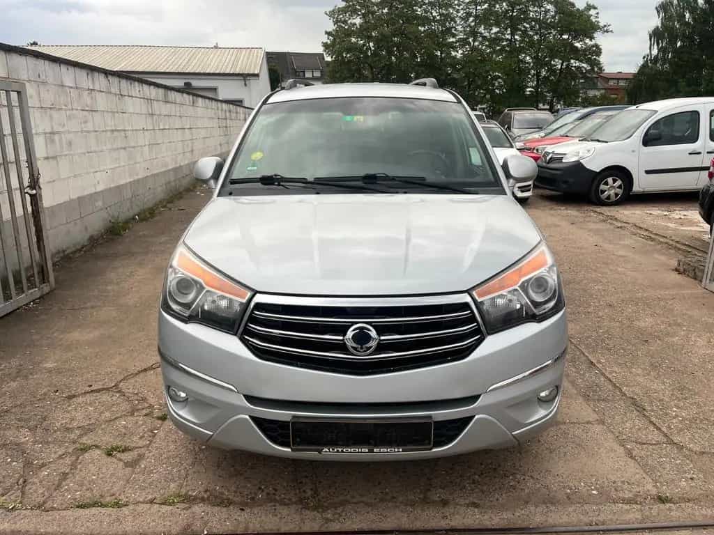 Ssangyong Rodius 2.0*4WD*Automatik*7 Sitzer*Euro5*VOLLL 10/2015-photo-1