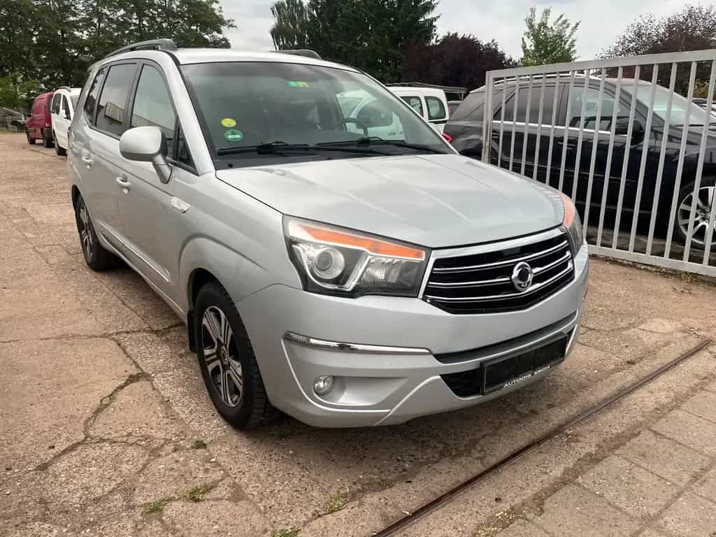 Ssangyong Rodius 2.0*4WD*Automatik*7 Sitzer*Euro5*VOLLL 10/2015-photo-2