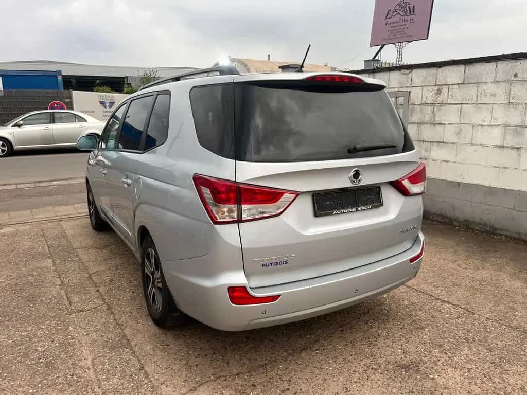 Ssangyong Rodius 2.0*4WD*Automatik*7 Sitzer*Euro5*VOLLL 10/2015-photo-5