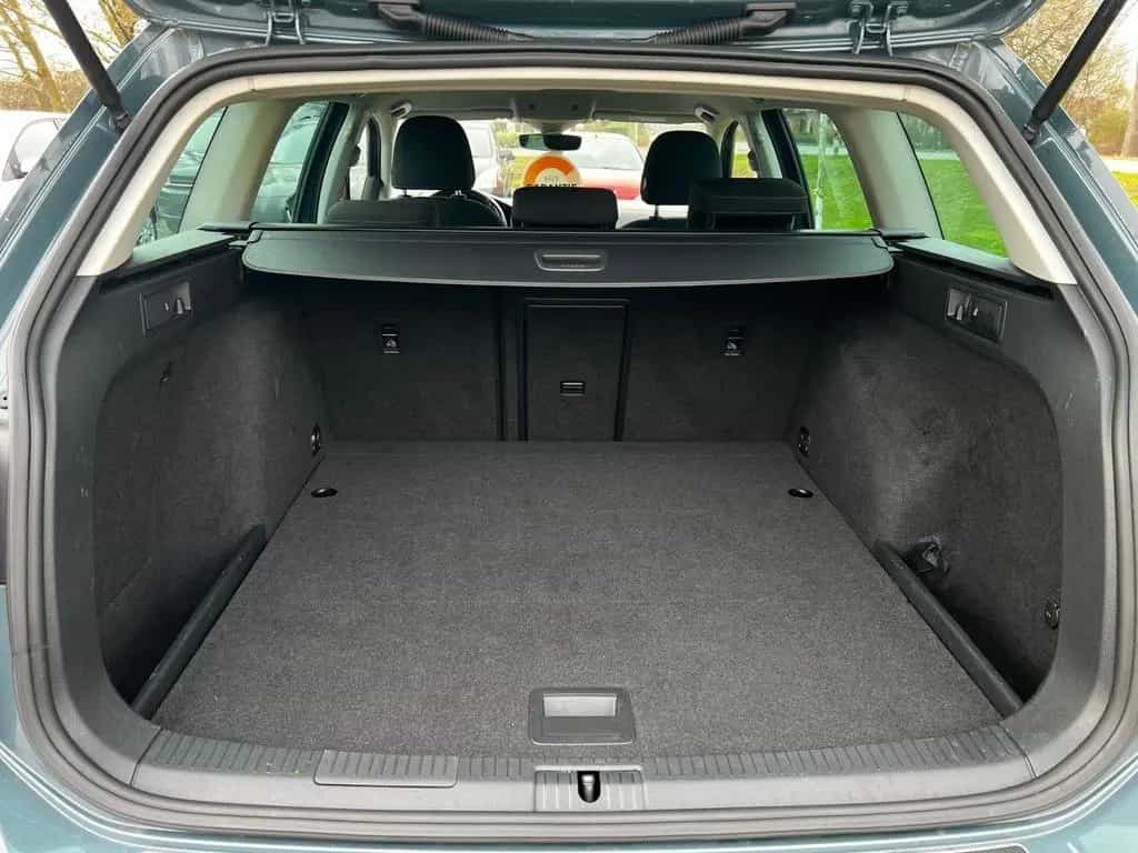 Volkswagen Golf VII Variant IQ.DRIVE*R-Line*77Tkm*AHK* 12/2019-photo-10