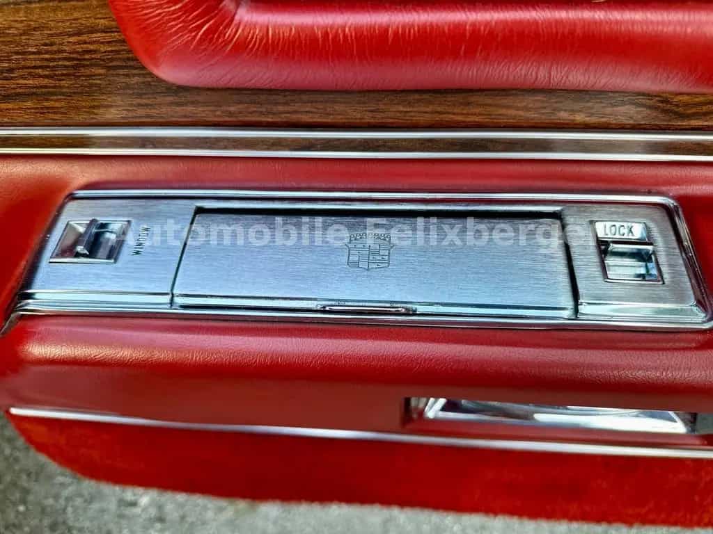 Cadillac Eldorado one owner in the US ORIGINAL PAINT 09/1975-photo-19