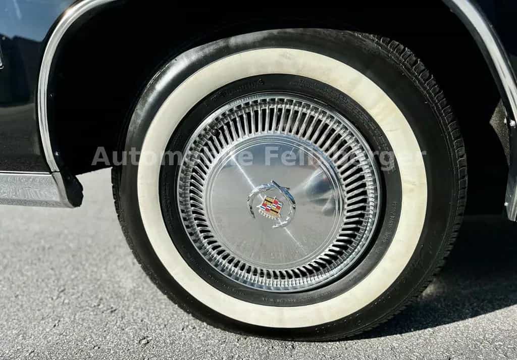 Cadillac Eldorado one owner in the US ORIGINAL PAINT 09/1975-photo-20