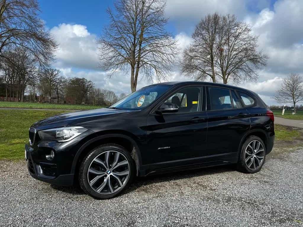 BMW X1 xDrive 25 d Sport Line*Automatik*AHK* 08/2016-photo-1