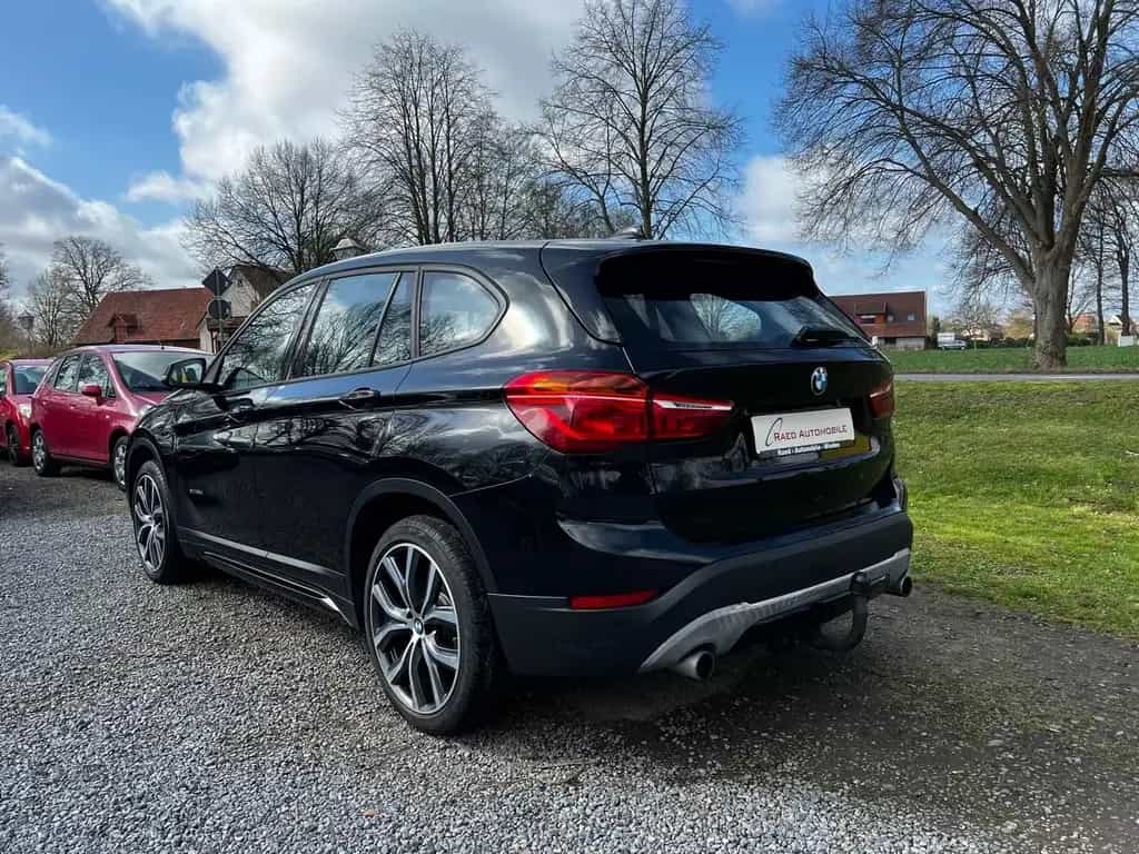 BMW X1 xDrive 25 d Sport Line*Automatik*AHK* 08/2016-photo-3