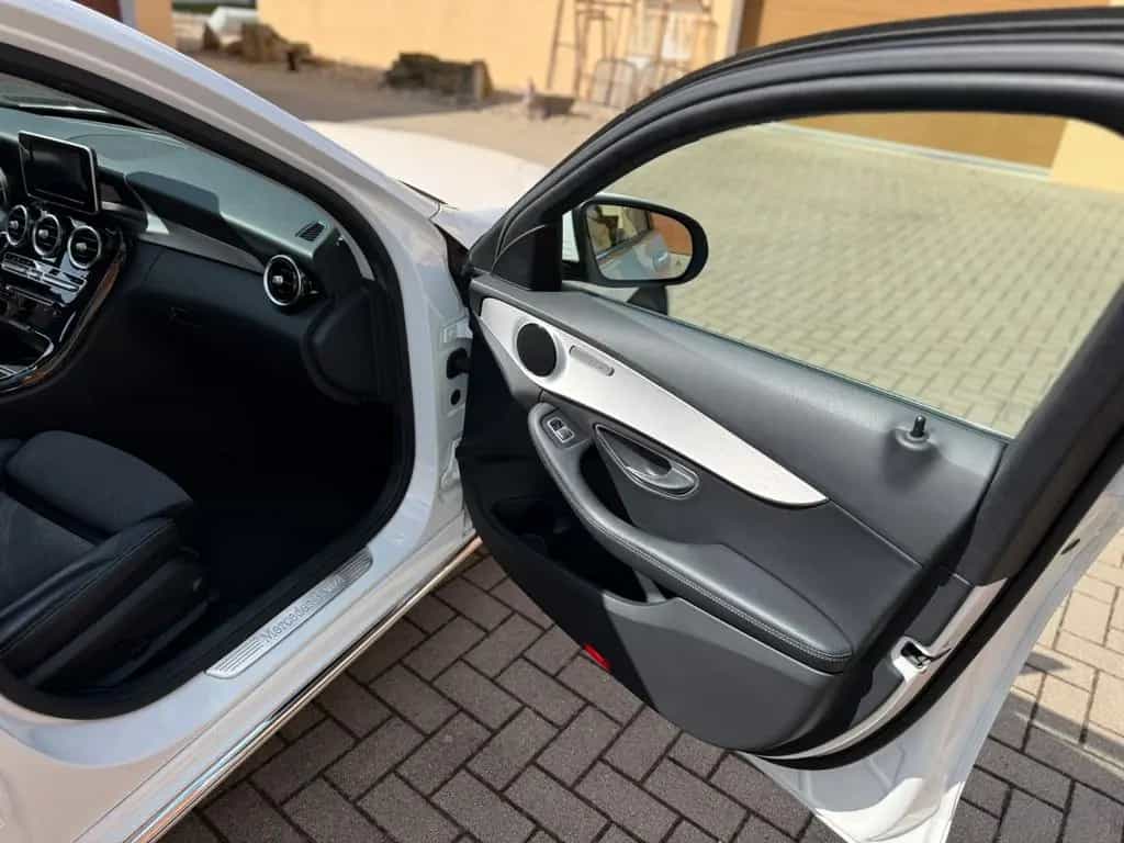 Mercedes-Benz C-Class 180 T - Avantgarde Teilleder Dienstwagen 06/2017-photo-1