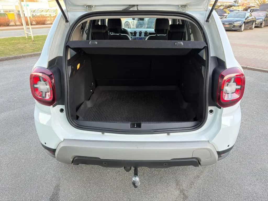Dacia Duster Prestige 4WD AHK 360° Navi KeyLess SHZ 08/2018-photo-10