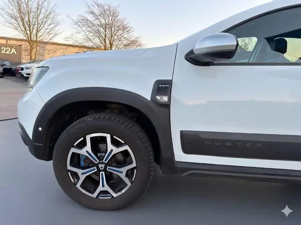 Dacia Duster Prestige 4WD AHK 360° Navi KeyLess SHZ 08/2018-photo-14
