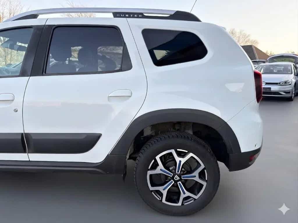 Dacia Duster Prestige 4WD AHK 360° Navi KeyLess SHZ 08/2018-photo-15