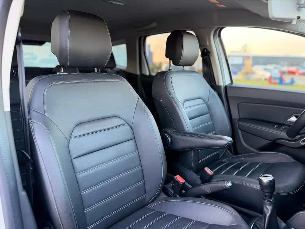 Dacia Duster Prestige 4WD AHK 360° Navi KeyLess SHZ 08/2018-photo-18