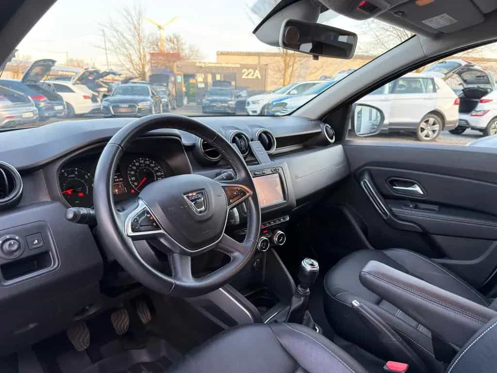Dacia Duster Prestige 4WD AHK 360° Navi KeyLess SHZ 08/2018-photo-21