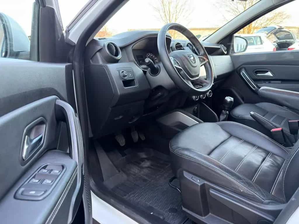 Dacia Duster Prestige 4WD AHK 360° Navi KeyLess SHZ 08/2018-photo-22