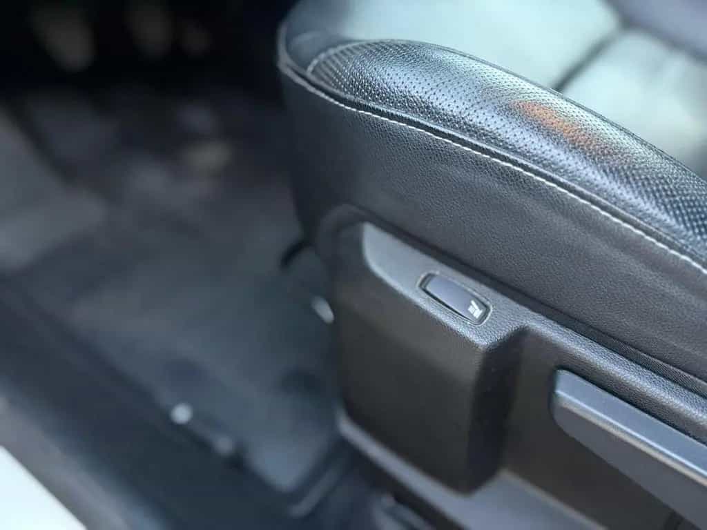 Dacia Duster Prestige 4WD AHK 360° Navi KeyLess SHZ 08/2018-photo-23