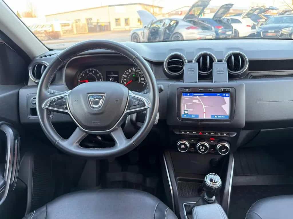 Dacia Duster Prestige 4WD AHK 360° Navi KeyLess SHZ 08/2018-photo-27