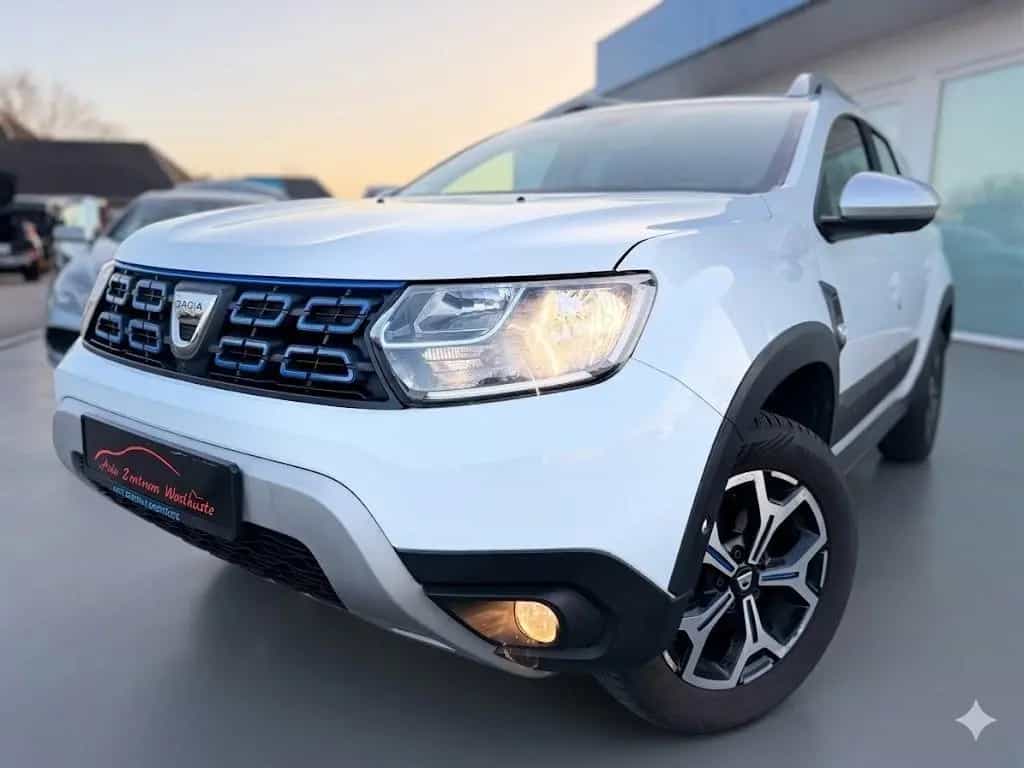 Dacia Duster Prestige 4WD AHK 360° Navi KeyLess SHZ 08/2018-photo-3