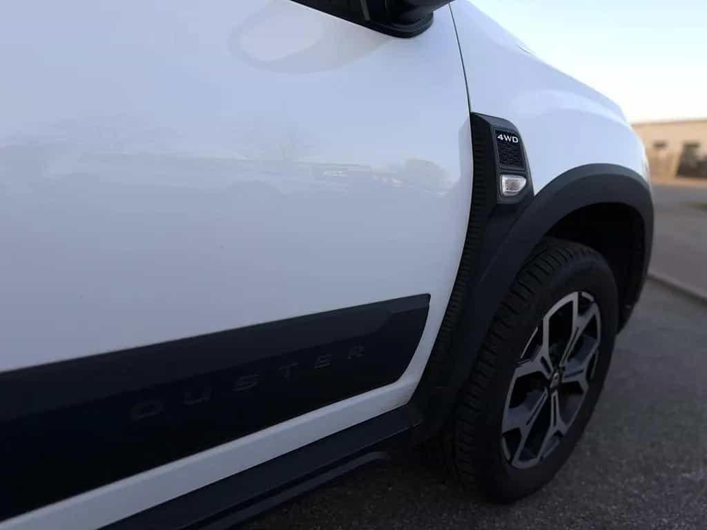 Dacia Duster Prestige 4WD AHK 360° Navi KeyLess SHZ 08/2018-photo-30
