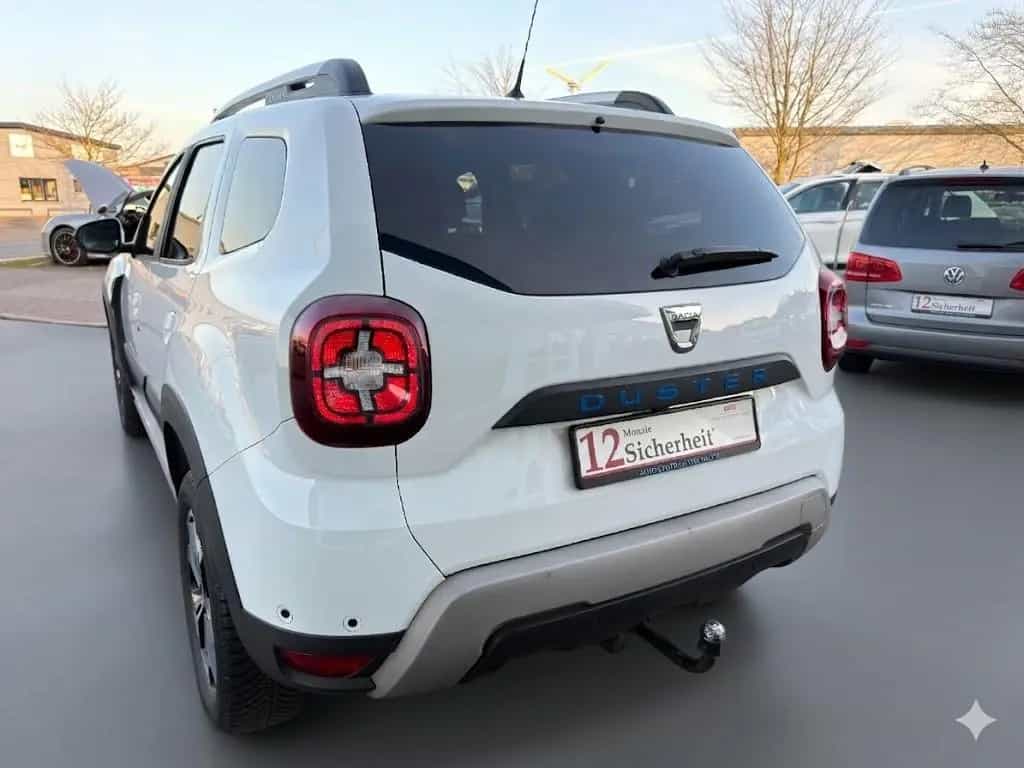 Dacia Duster Prestige 4WD AHK 360° Navi KeyLess SHZ 08/2018-photo-7