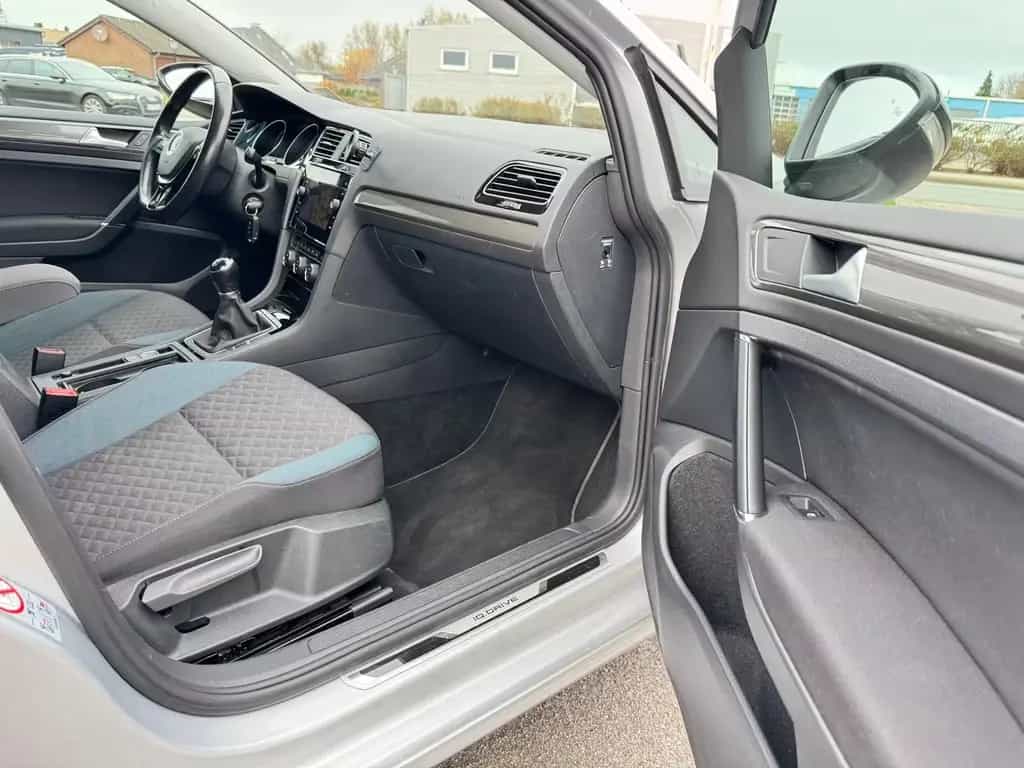 Volkswagen Golf 1.5 TSI IQ.DRIVE Matrix ACC Navi PDC 06/2019-photo-12