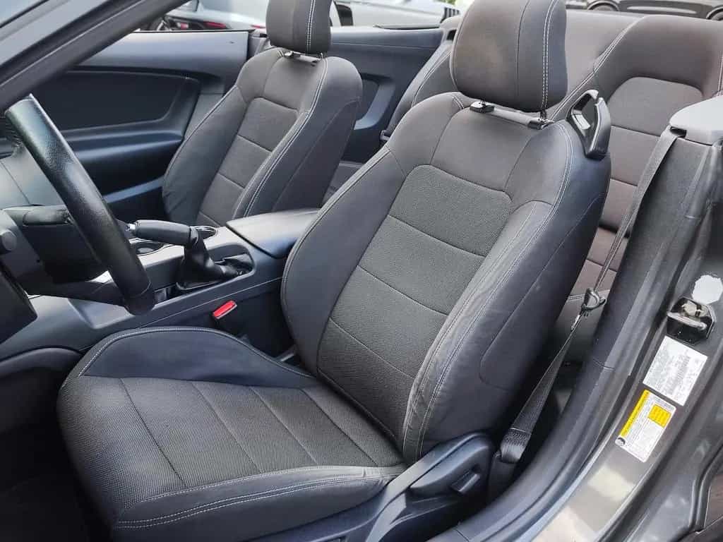 Ford Mustang Cabrio 3.7 V6 DOHC 04/2015-photo-16