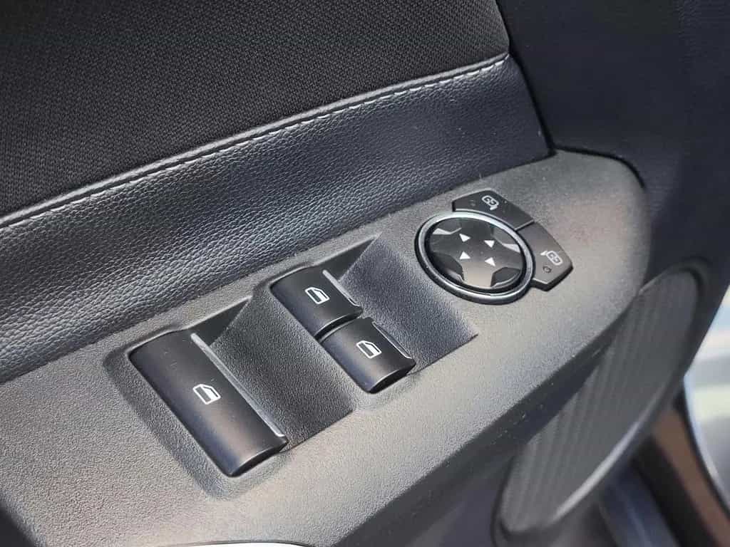 Ford Mustang Cabrio 3.7 V6 DOHC 04/2015-photo-25